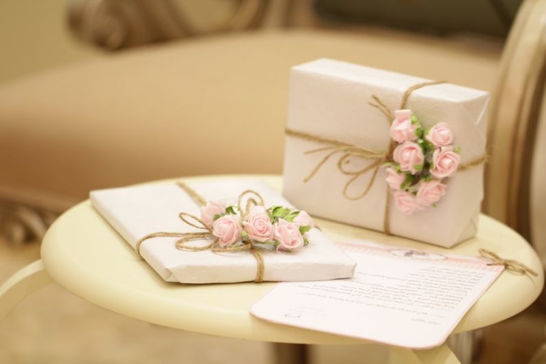 Cards Gift - two pink and white floral boxes